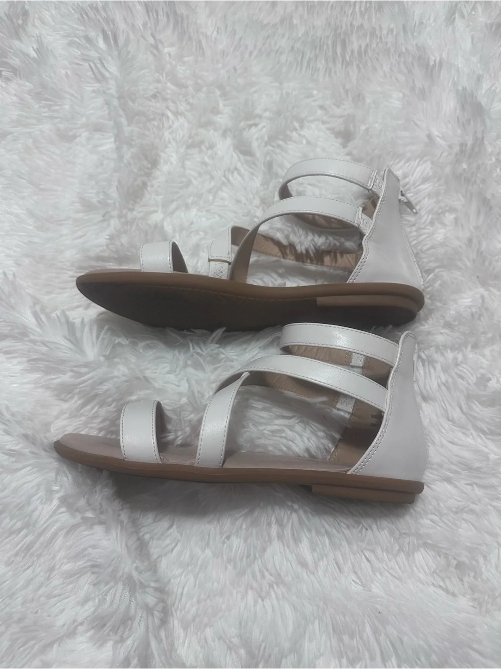 Used Dream Pairs White Crisscross Ankle Strap Sandals Size 4